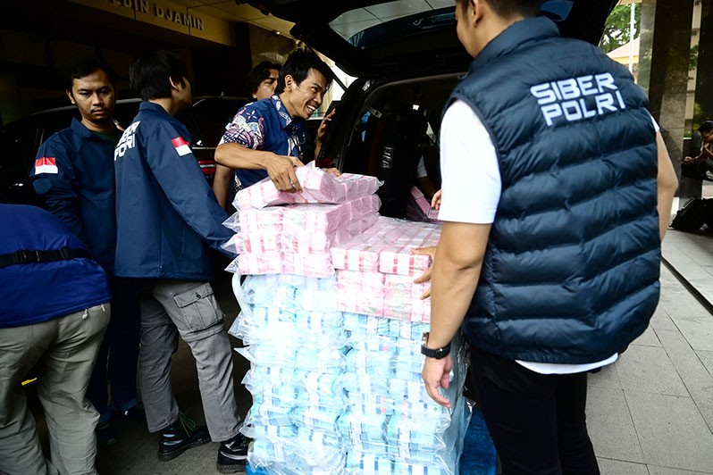 WNA China Kendalikan Judi Online di Indonesia - Bagian 1