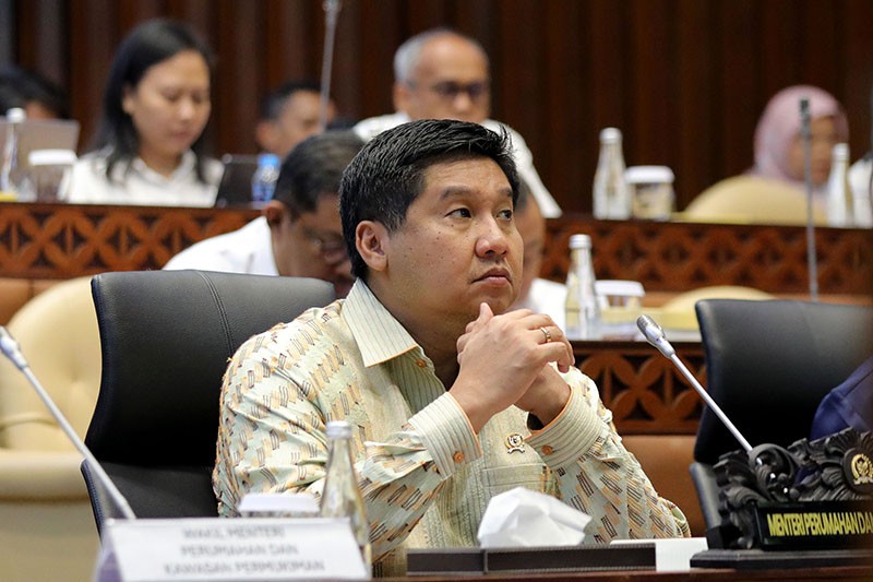 Ekspresi Menteri Maruarar Sirait saat Raker dengan DPR - Bagian 1