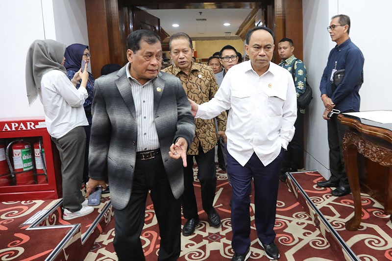 Menkop Budi Arie Raker bersama DPR, Ini yang Dibahas - Bagian 3