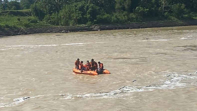 title Pemuda di Pinrang 5 Hari Hilang Tenggelam di Bendungan Benteng Pemuda di Pinrang 5 Hari Hilang Tenggelam di Bendungan Benteng