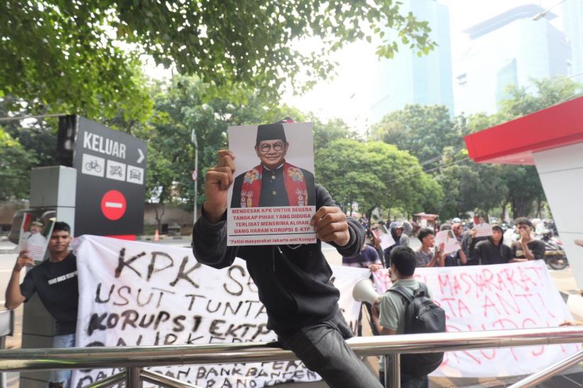 Aksi Tuntut KPK Usut Dugaan Kasus Korupsi E KTP Libatkan Pramono Anung - Bagian 1