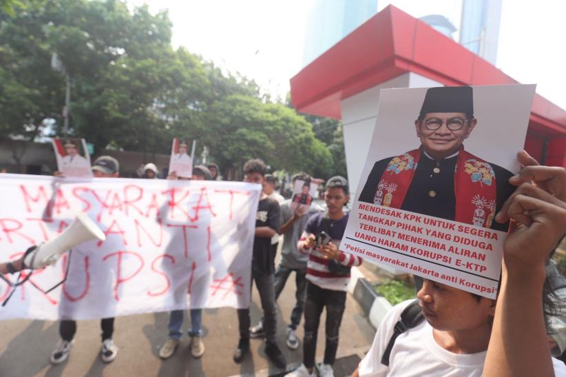 Aksi Tuntut KPK Usut Dugaan Kasus Korupsi E KTP Libatkan Pramono Anung - Bagian 2