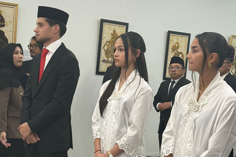 Pakai Peci, Kevin Diks Sah Jadi WNI Siap Perkuat Timnas Indonesia - Bagian 2