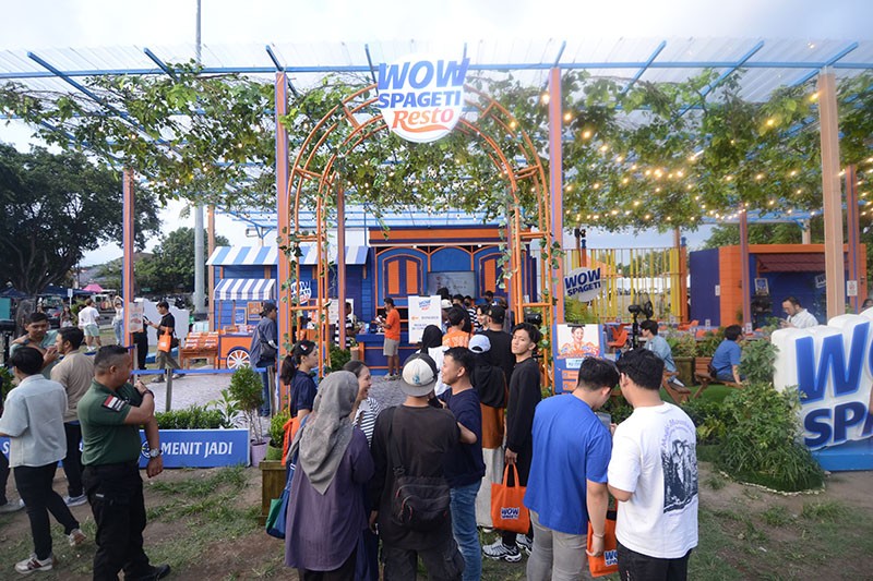 Heboh, Ribuan Warga Antre Makan Spageti di Yogyakarta  - Bagian 1