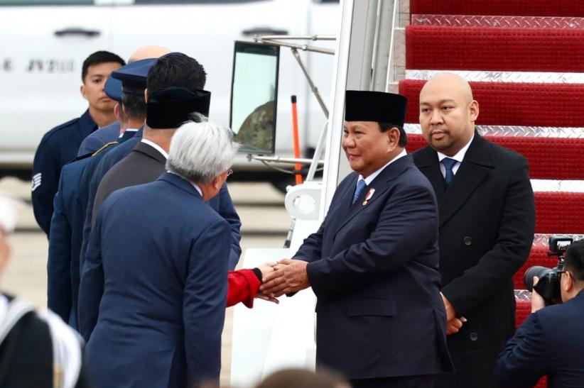 Ratusan WNI Antusias Sambut Presiden Prabowo di AS, Ada yang Menangis - Bagian 2