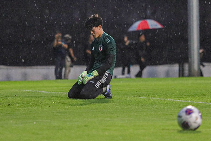 Lapangan Latihan Timnas Jepang Ditutup Kain Hitam - Bagian 5