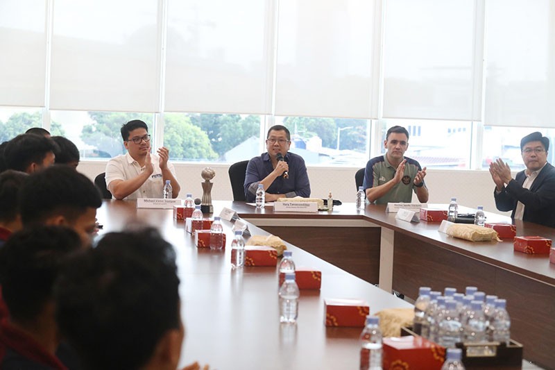 Hary Tanoesoedibjo Sambut Timnas Futsal Indonesia Usai Juara Piala AFF 2024 - Bagian 5