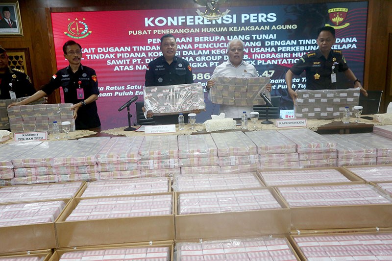 Tumpukan Uang Rp301 Miliar Kasus TPPU Duta Palma Group Disita Kejagung - Bagian 1
