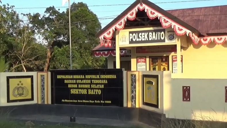 title Kapolsek Baito dan Kanit Reskrim Dicopot Buntut Kasus Guru Honorer Supriyani Kapolsek Baito dan Kanit Reskrim Dicopot Buntut Kasus Guru Honorer Supriyani