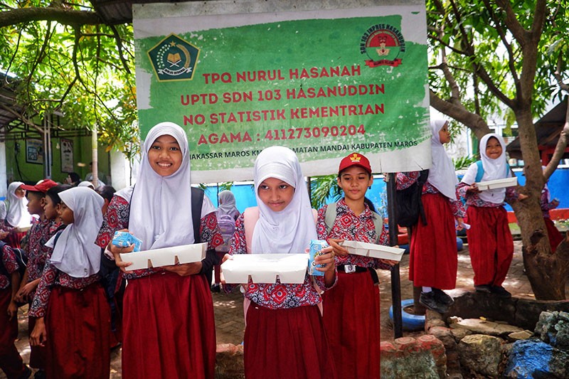 Uji Coba Pemberian Makanan Bergizi Gratis kepada Siswa SD di Maros - Bagian 2