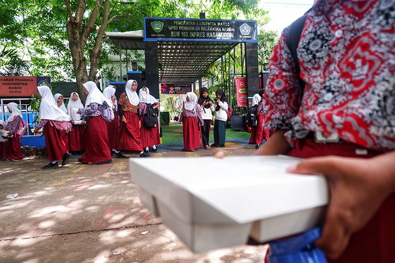 Uji Coba Pemberian Makanan Bergizi Gratis kepada Siswa SD di Maros - Bagian 3