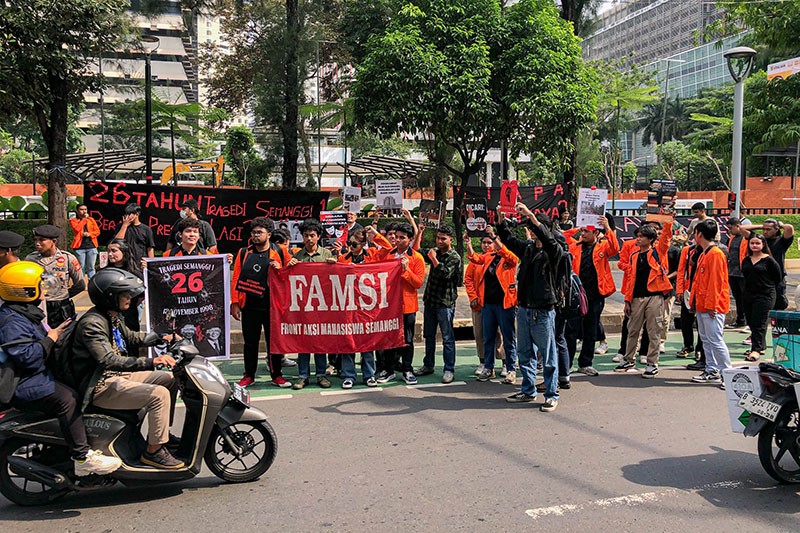 Aksi Mahasiswa Atma Jaya Peringati Tragedi 26 Tahun Semanggi I - Bagian 2