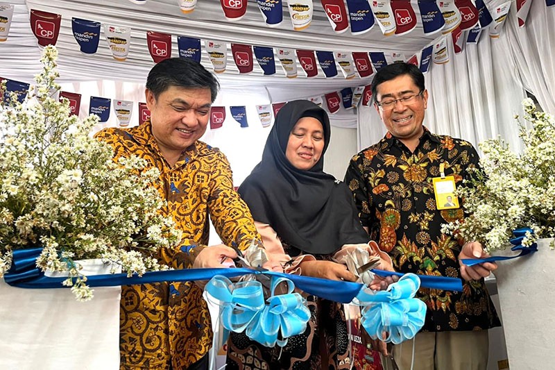 Para Pensiunan Jalani Bisnis Makanan Beku - Bagian 2