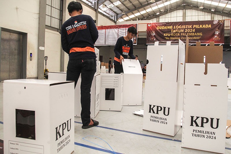Proses Perakitan Kotak Suara dan Pengemasan Logistik Pilkada Palembang 2024 - Bagian 3