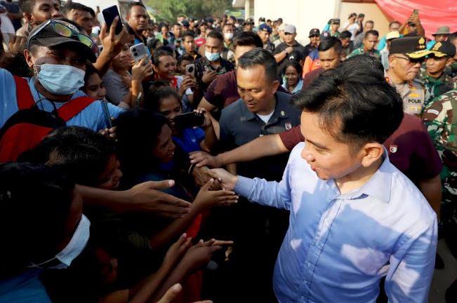 title Wapres Gibran Tinjau Pengungsi Erupsi Gunung Lewotobi, Pastikan Logistik Terpenuhi Wapres Gibran Tinjau Pengungsi Erupsi Gunung Lewotobi, Pastikan Logistik Terpenuhi