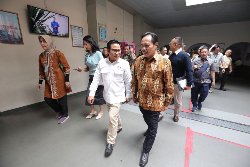 Cak Imin Jenguk Pasien Gangguan Mental akibat Kecanduan Judi Online - Bagian 1