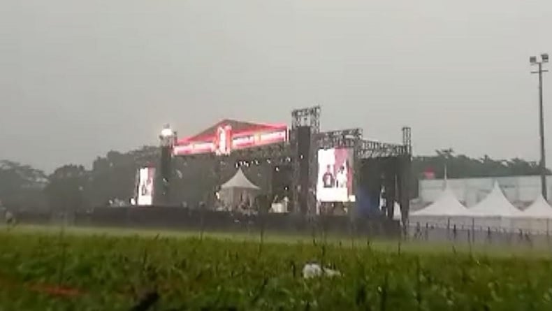 title Konser Sosialisasi KPU Lebak Sepi Penonton, Warga: Lebih Menarik Timnas Indonesia Vs Jepang Konser Sosialisasi KPU Lebak Sepi Penonton, Warga: Lebih Menarik Timnas Indonesia Vs Jepang