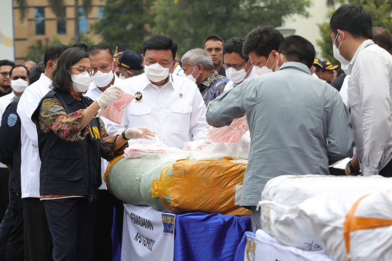 Pemusnahan Barang-Barang Sitaan Bea Cukai - Bagian 4