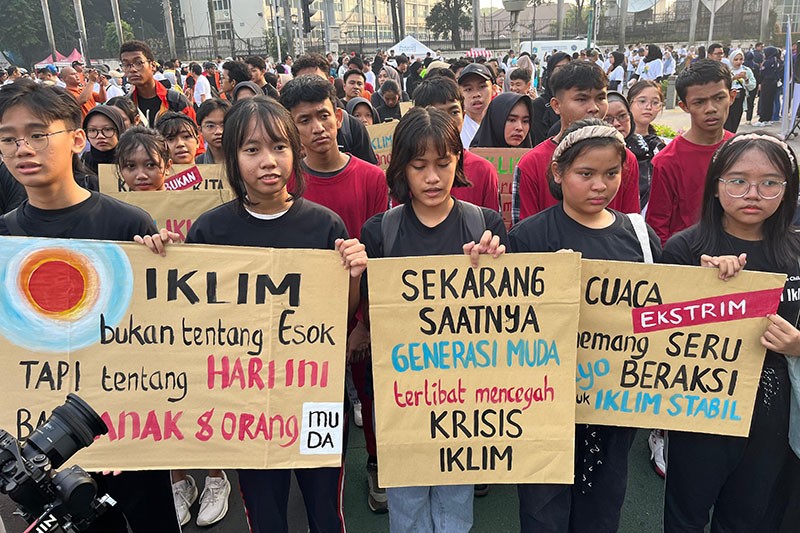Aksi Puluhan Pelajar Ajak Generasi Muda Selamatkan Bumi - Bagian 3