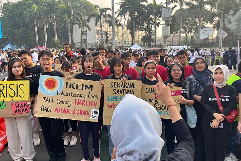 Aksi Puluhan Pelajar Ajak Generasi Muda Selamatkan Bumi - Bagian 2