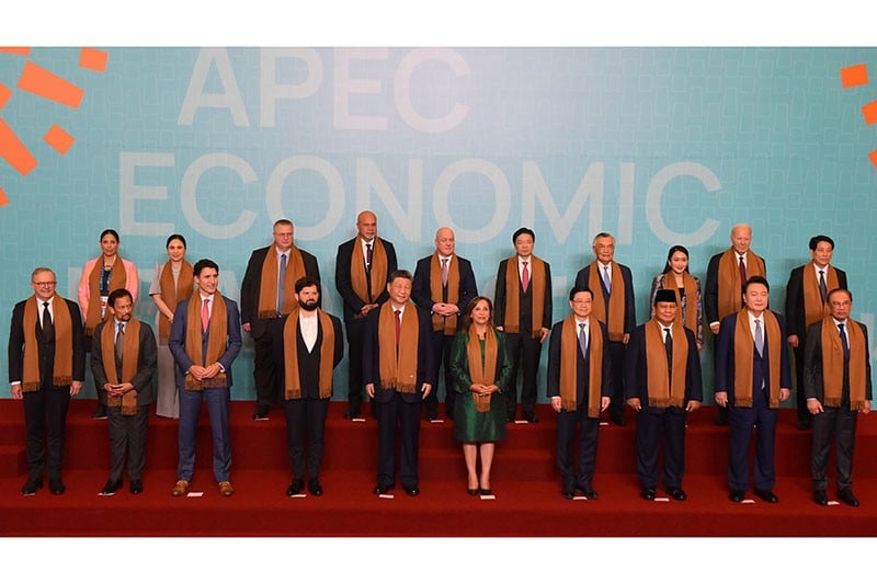 Presiden Prabowo Foto Bersama Jajaran Pimpinan Negara saat KTT APEC 2024  - Bagian 1