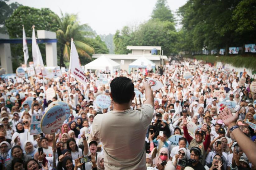 Ribuan Warga Antusias Hadiri Kampanye Cagub Jakarta Ridwan Kamil di BKT - Bagian 2