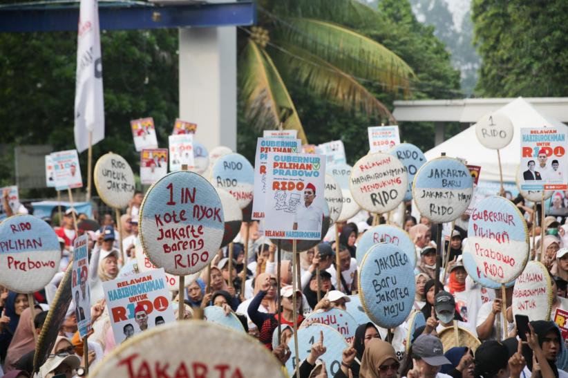Ribuan Warga Antusias Hadiri Kampanye Cagub Jakarta Ridwan Kamil di BKT - Bagian 3