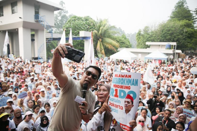 Ribuan Warga Antusias Hadiri Kampanye Cagub Jakarta Ridwan Kamil di BKT - Bagian 1