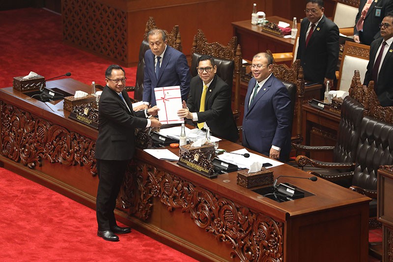 Tok! DPR Sahkan RUU Daerah Khusus Jakarta menjadi UU - Bagian 1