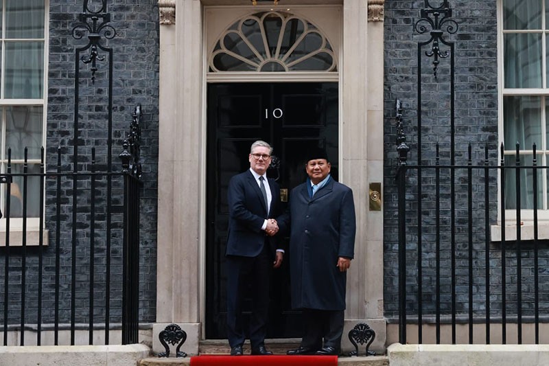 Pakai Mantel dan Peci, Presiden Prabowo Temui PM Inggris Keir Starmer - Bagian 2