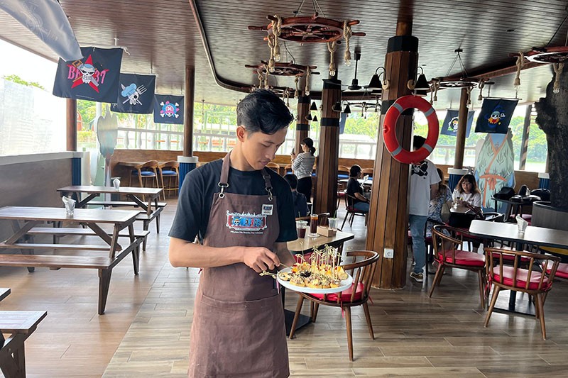 One Piece Cafe Buka di Senayan Park - Bagian 5