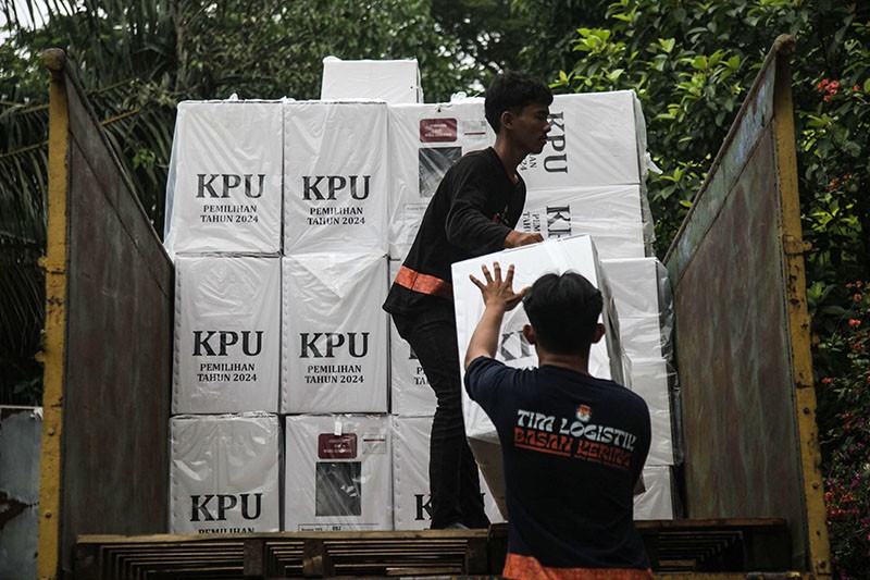 Distribusi Logistik Pilkada 2024 Dijaga Ketat - Bagian 3