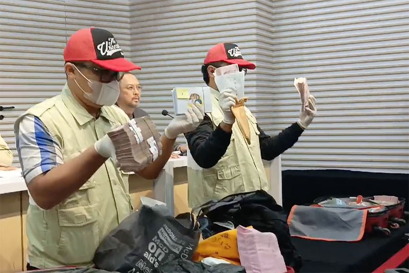 Penampakan Uang dan Amplop untuk Serangan Fajar Pilkada 2024 - Bagian 2