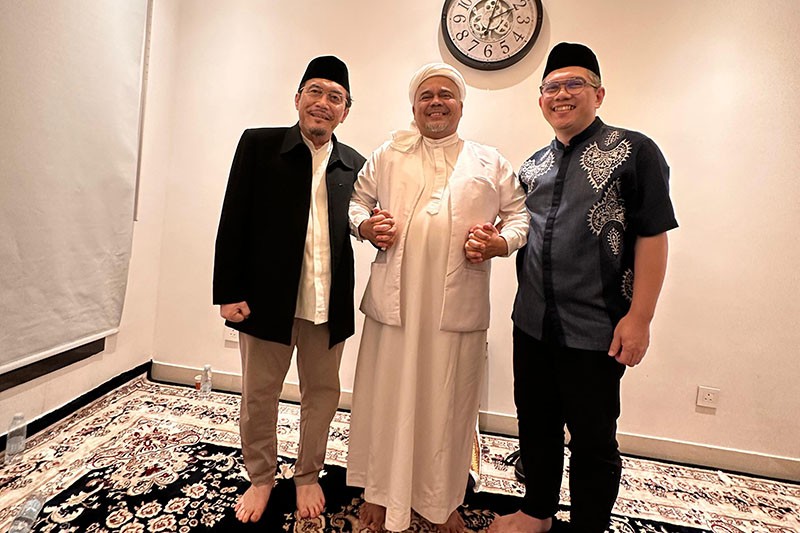Suswono Bertemu Habib Rizieq Shihab di Mekkah - Bagian 3