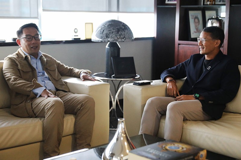 Silaturahmi Ridwan Kamil dan Sandi Uno, Pertemuan Dua Sahabat Saling Mendoakan - Bagian 3