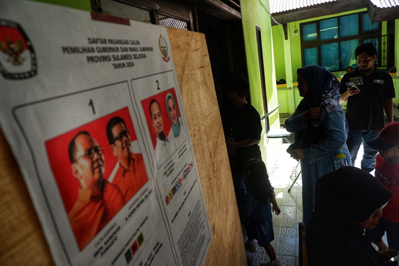 Potret Penyandang Tunanetra Gunakan Hak Pilih di TPS Ramah Disabilitas - Bagian 3