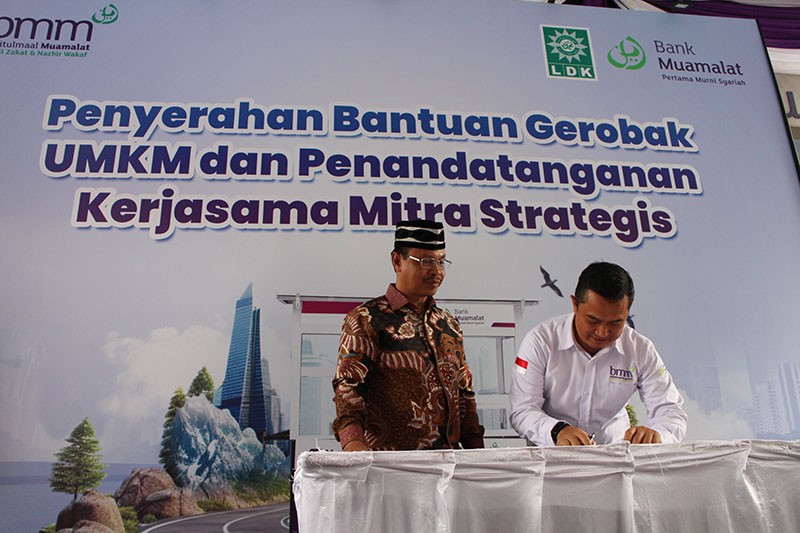 Bantuan Gerobak UMKM untuk Para Pejuang Nafkah  - Bagian 4