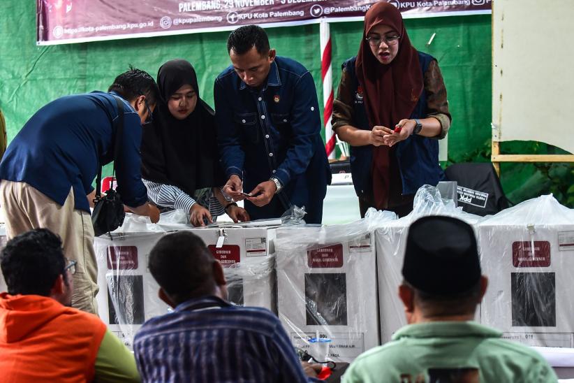 Proses Rekapitulasi Surat Suara Pilkada Serentak oleh KPU Palembang  - Bagian 2