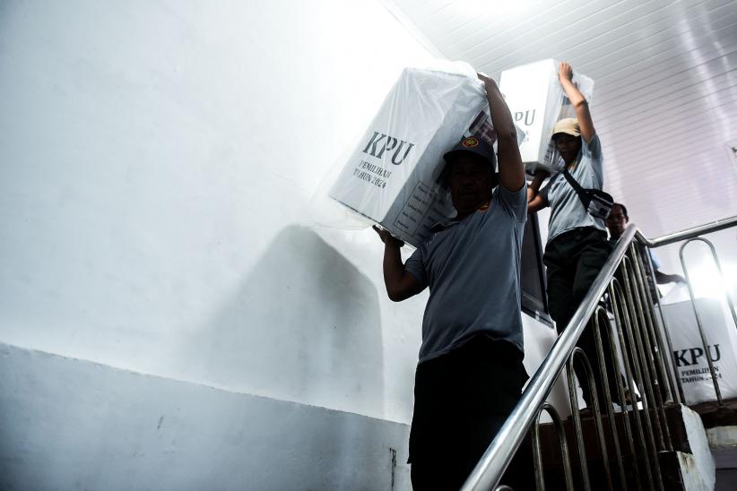 Proses Rekapitulasi Surat Suara Pilkada Serentak oleh KPU Palembang  - Bagian 5