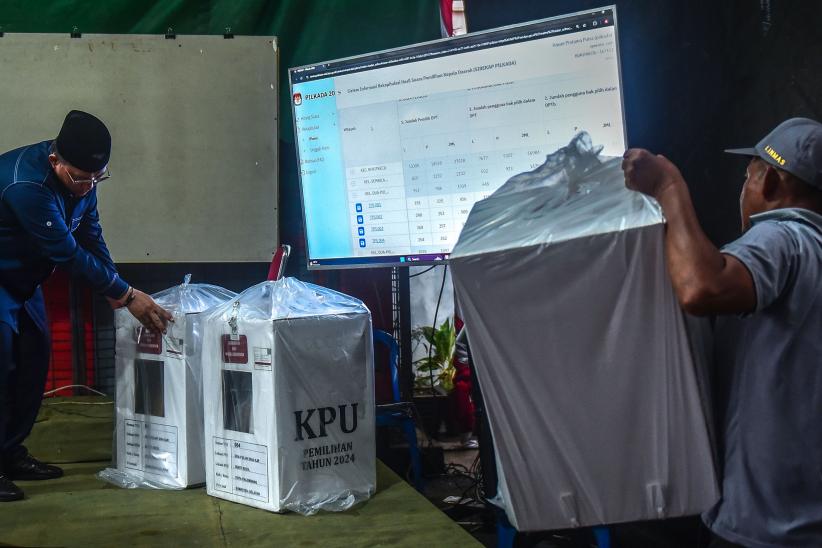 Proses Rekapitulasi Surat Suara Pilkada Serentak oleh KPU Palembang  - Bagian 3