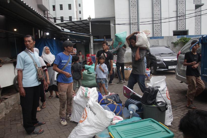 Serah Terima Kunci Rusun kepada Penghuni Kolong Tol - Bagian 4