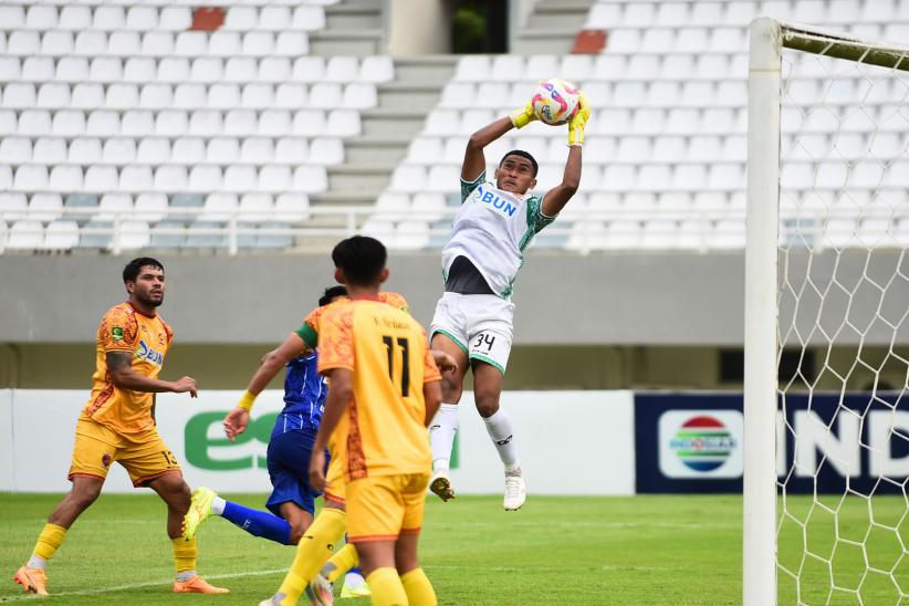 Sriwijaya FC Betah di Zona Degradasi, Suporter yang Kecewa Masuk Lapangan - Bagian 5