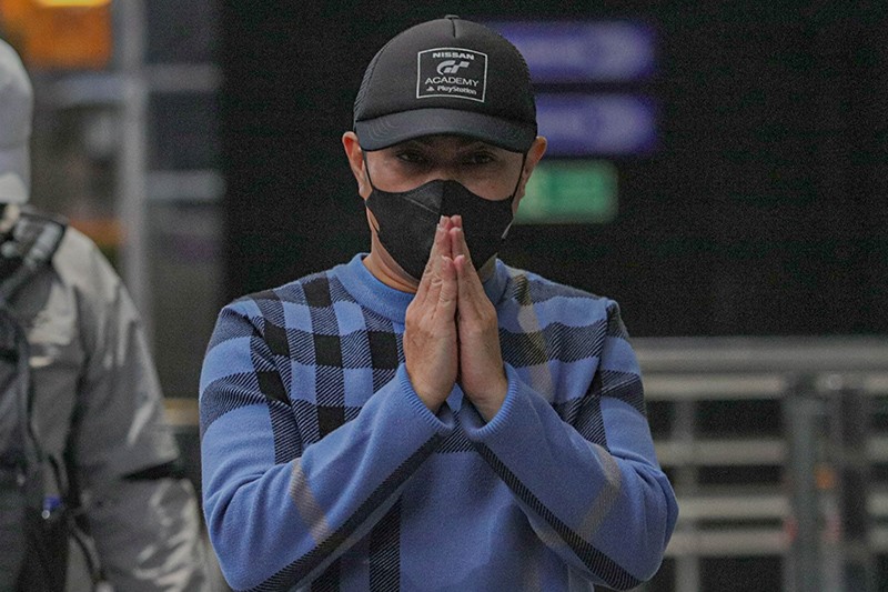 Tampang Pj Wali Kota Pekanbaru Risnandar Mahiwa Dibawa ke KPK usai Kena OTT - Bagian 1