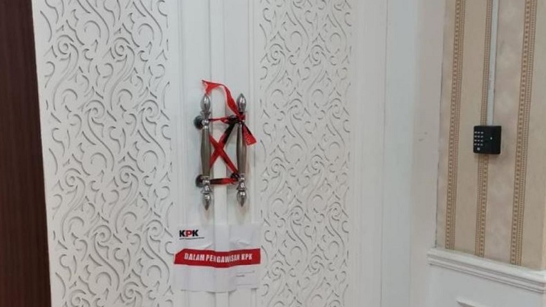 title OTT di Pekanbaru, Ruang Kerja Sekda dan Pj Wali Kota Disegel KPK OTT di Pekanbaru, Ruang Kerja Sekda dan Pj Wali Kota Disegel KPK