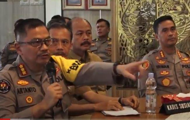 title Polda Jateng Tunda Sidang Etik Aipda Robig Penembak Siswa SMK, Ada Apa? Polda Jateng Tunda Sidang Etik Aipda Robig Penembak Siswa SMK, Ada Apa?