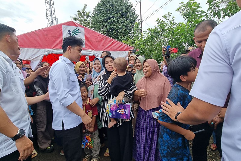 Momen Wapres Gibran Gerak Cepat Temui Korban Banjir dan Longsor Sukabumi - Bagian 4