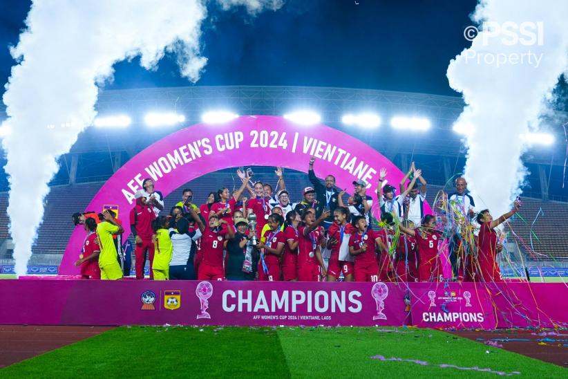 Bangga! Begini Selebrasi Timnas Indonesia Putri Angkat Trofi Piala AFF 2024 - Bagian 1