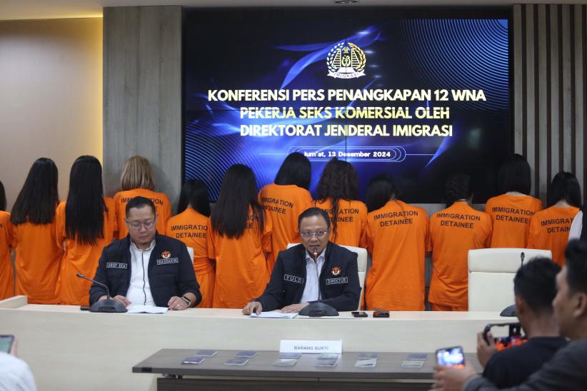 12 WNA Diduga PSK Diamankan Imigrasi - Bagian 3