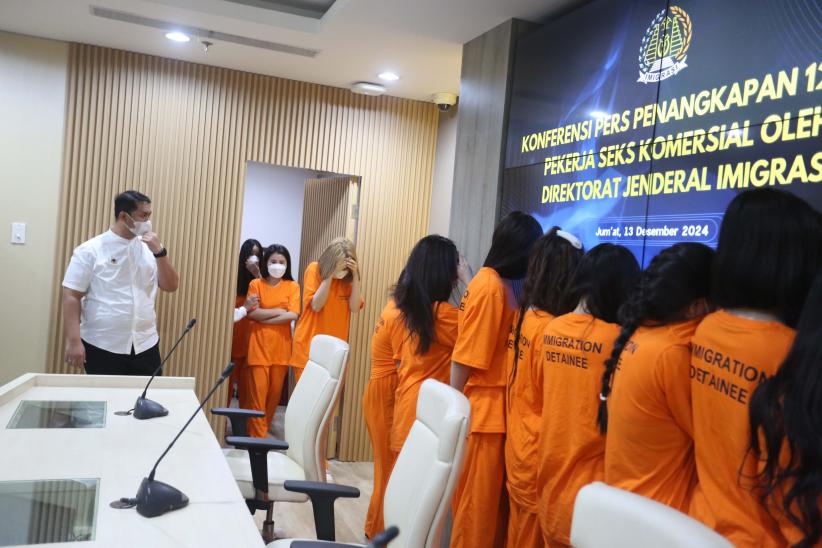 12 WNA Diduga PSK Diamankan Imigrasi - Bagian 1