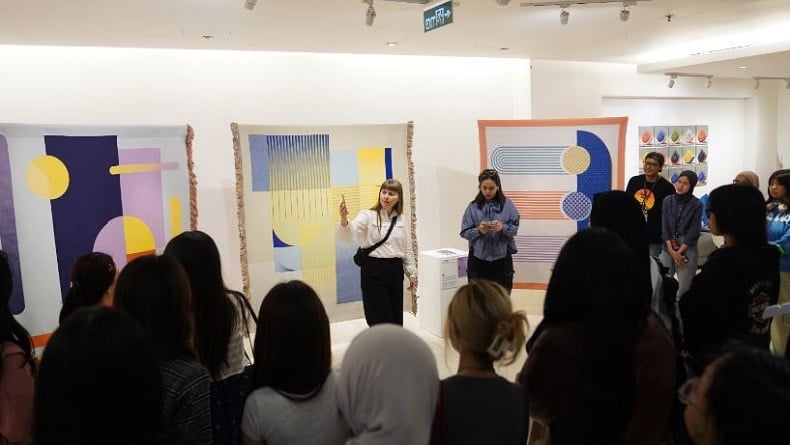 title Seniman Borneo Unjuk Gigi di Ajang Pameran Seni Kontemporer Indonesia ICAD 2024 Seniman Borneo Unjuk Gigi di Ajang Pameran Seni Kontemporer Indonesia ICAD 2024